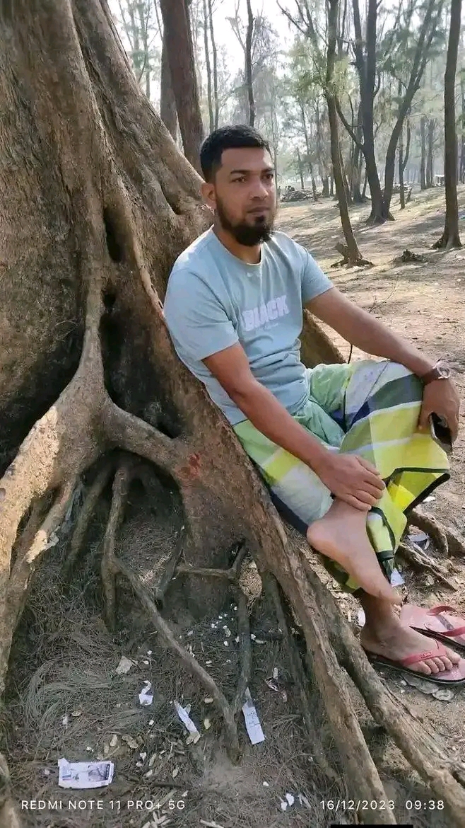 এ বর্বরতার শেষ কোথায়? রায়পুরার (নরসিংদী) দুর্গম চরাঞ্চল নিলক্ষ্যা আজ রণক্ষেত্রে পরিণত, শতাব্দীকাল ধরে এলাকায় আধিপত্য বিস্তার ও গোষ্ঠীগত দাঙ্গায় প্রতিবছর খুন হচ্ছে ২০/৩০ জন।  পঙ্গু হয়ে মৃত্যু যন্ত্রনায় কাতরাচ্ছে শতাধিক মানুষ।