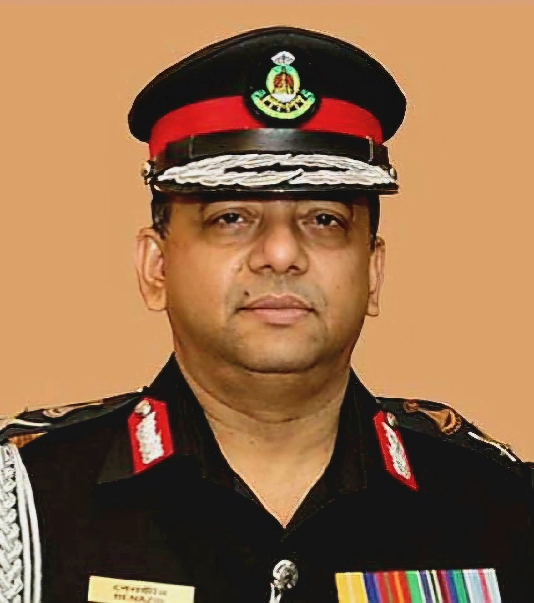 দেশে না ফেরানোর কৌশল হিসেবে আত্মীয় কে দিয়ে দুবাইয়ে  মামলা দায়ের করালেন বিতর্কিত আইজিপি বেনজীর আহমেদ।