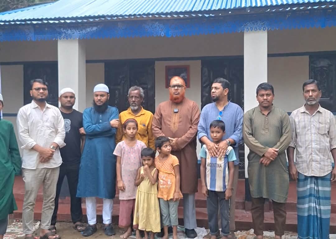 বিশ্বনাথে (সিলেট)  সিডস অফ সাদাকাহ এর ঘর পেলো তিনটি অসহায় পরিবার।