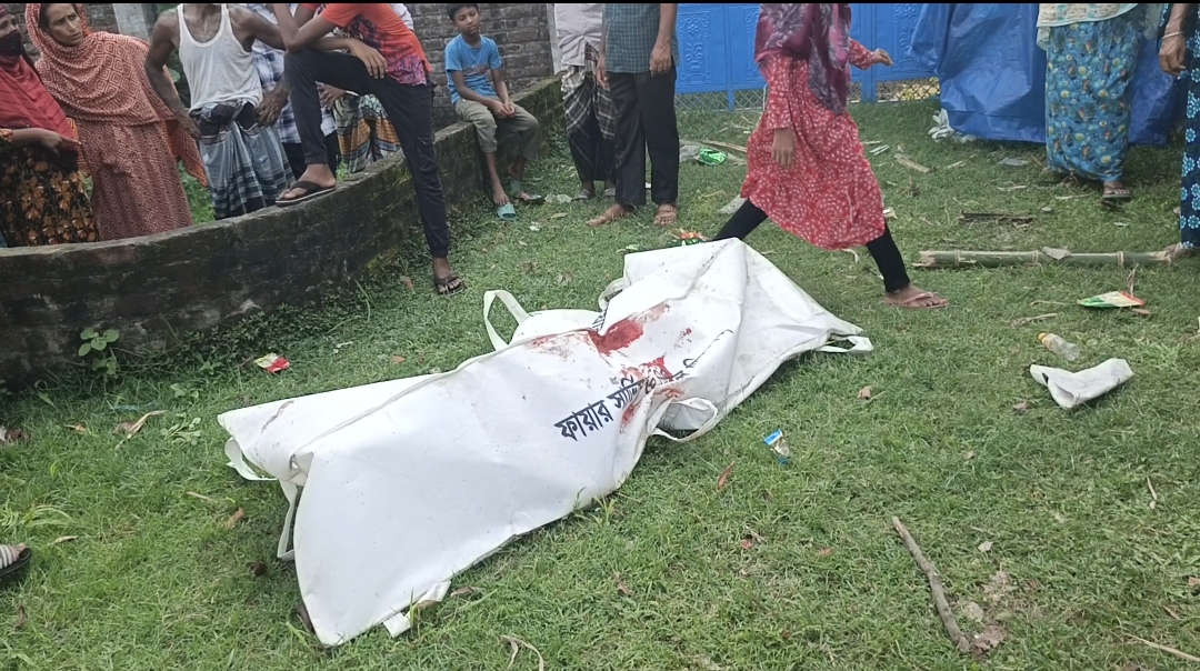 বালিয়াডাঙ্গীতে ট্রাক-মোটরসাইকেলের মুখোমুখি সংঘর্ষে নিহত-১।