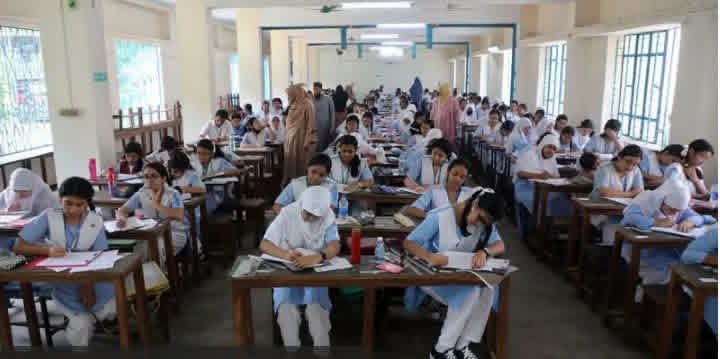 প্রশ্ন ফাঁস ও জালিয়াতি রোধে কঠোর ‘পাবলিক এক্সামিনেশনস অ্যাক্ট, ২০২৬’ পাস: সর্বোচ্চ ৫ বছরের কারাদণ্ডের বিধান।