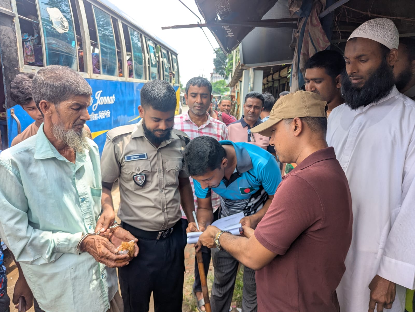ইয়াবাসহ নেত্রকোণায় একজন আটক: মাদকদ্রব্য নিয়ন্ত্রণ অধিদপ্তরের অভিযান।