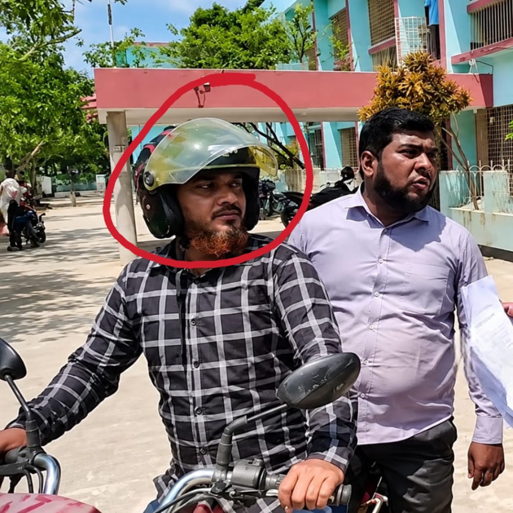 কালিগঞ্জে পিআইওর মফিজের বহনকারী চালক ক্যাডারের মাসিক বেতন ৩০ হাজার টাকা!
