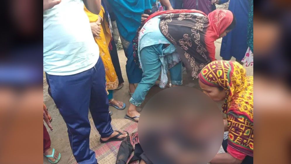 নরসিংদীতে পলাশে ইটবোঝাই লরির ধাক্কায় সেলিম মিয়া (৩৫) নামে এক শ্রমিক নিহত হয়েছে!
