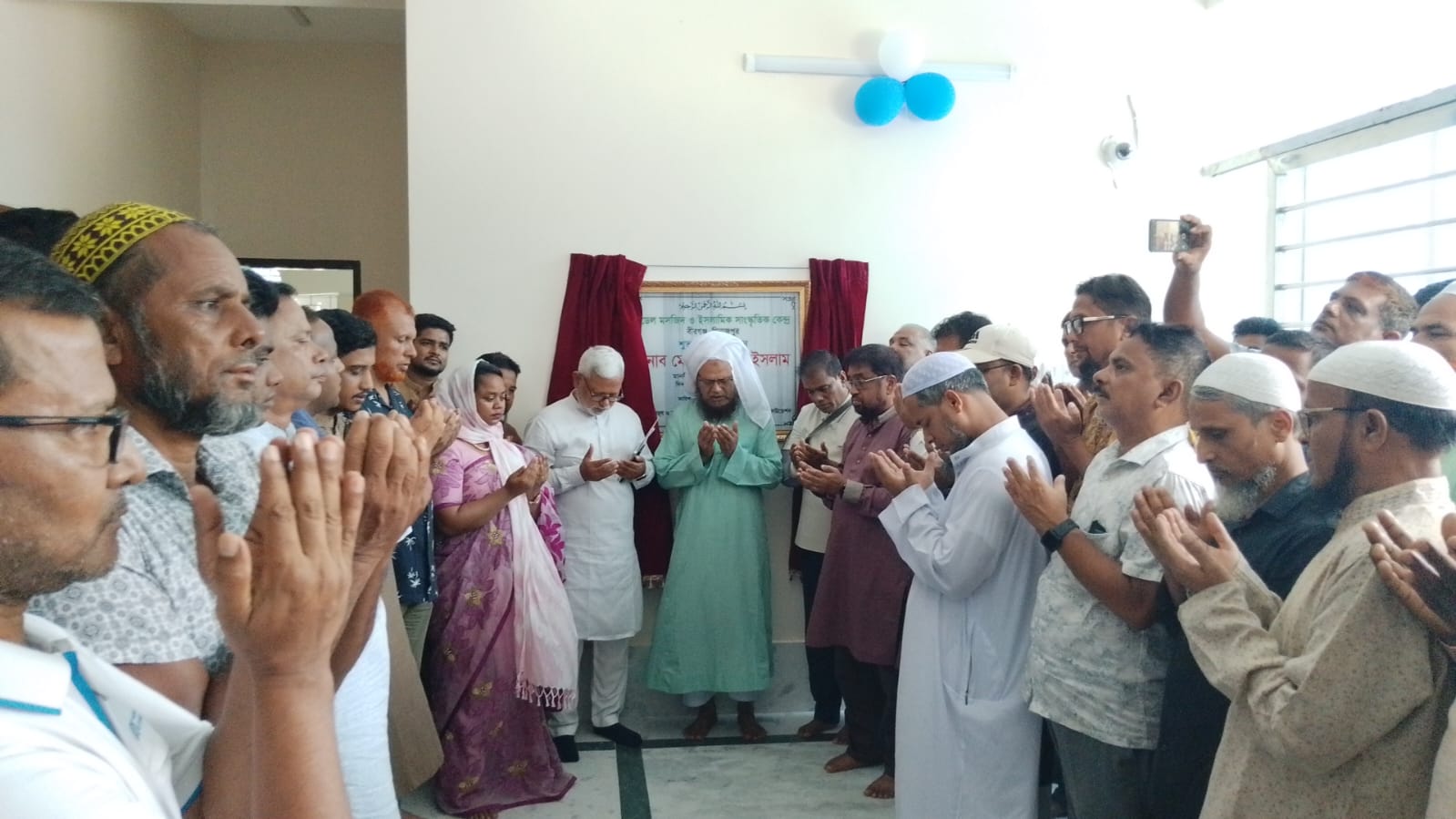 বীরগঞ্জে (দিনাজপুর)  মডেল মসজিদ উদ্বোধন!