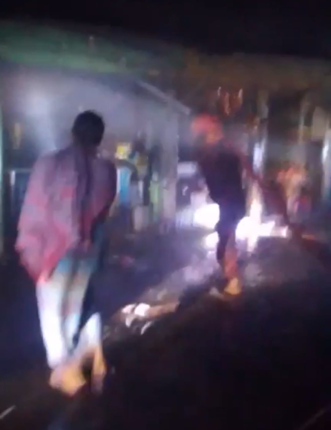 নাসিরনগর উপজেলা সদরে মধ্যরাতে ভয়াবহ অগ্নিকাণ্ড, পুড়লো ৪-৫টি দোকান!