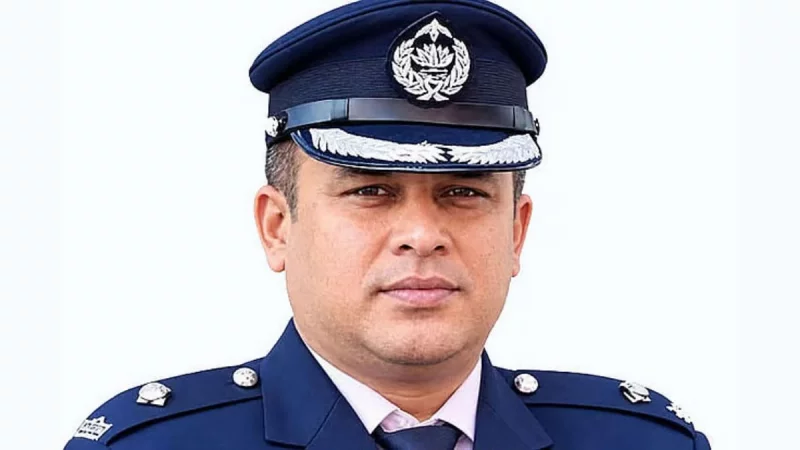 ক্যান্টনমেন্ট থানার সেই বিতর্কিত ‘ওসি’ রাকিবুল  হাসান এখন ডিবি  হেফাজতে!
