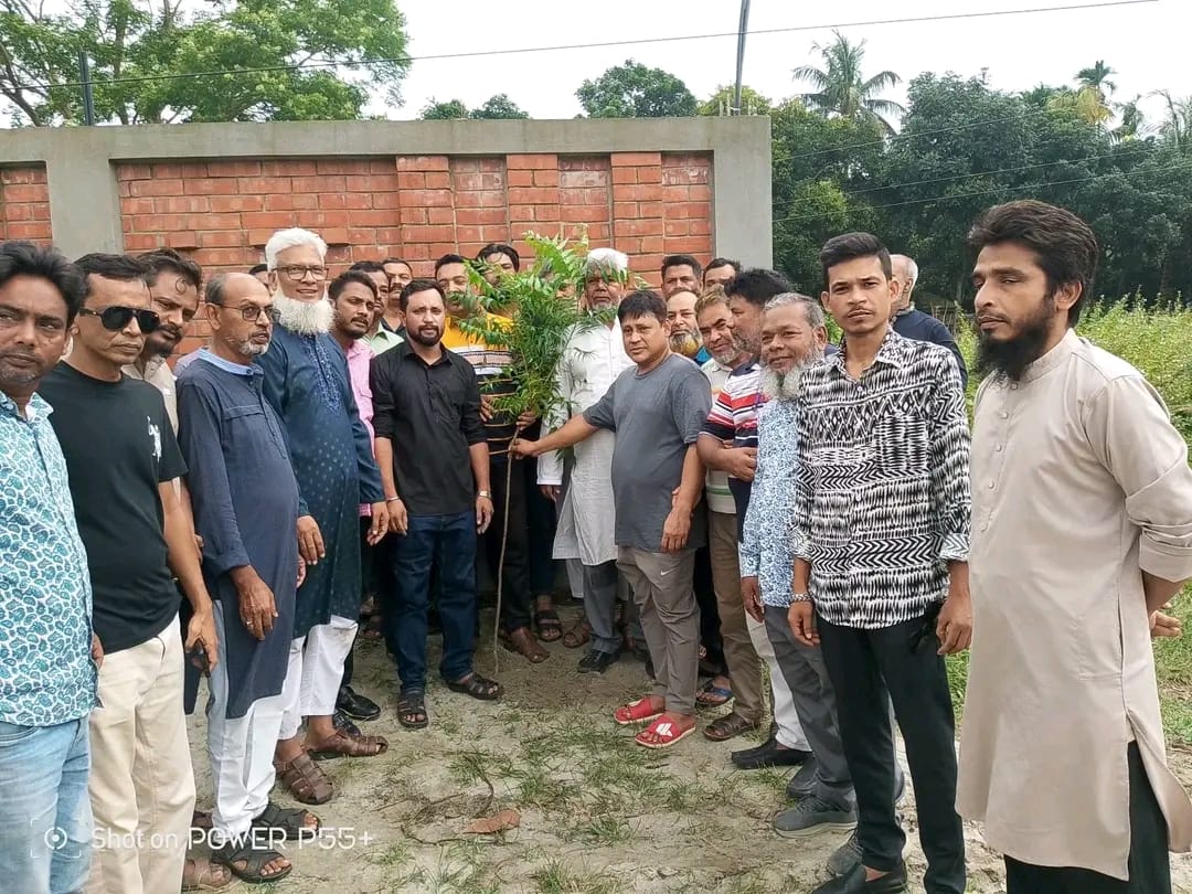 ব্যাপক উৎসাহ ও উদ্দীপনার মধ্য দিয়ে মানিকগঞ্জের হরিরামপুরে বিএনপির ৪৮তম প্রতিষ্ঠা বার্ষিকী ও বৃক্ষ রোপন কর্মসূচি অনুষ্ঠিত।