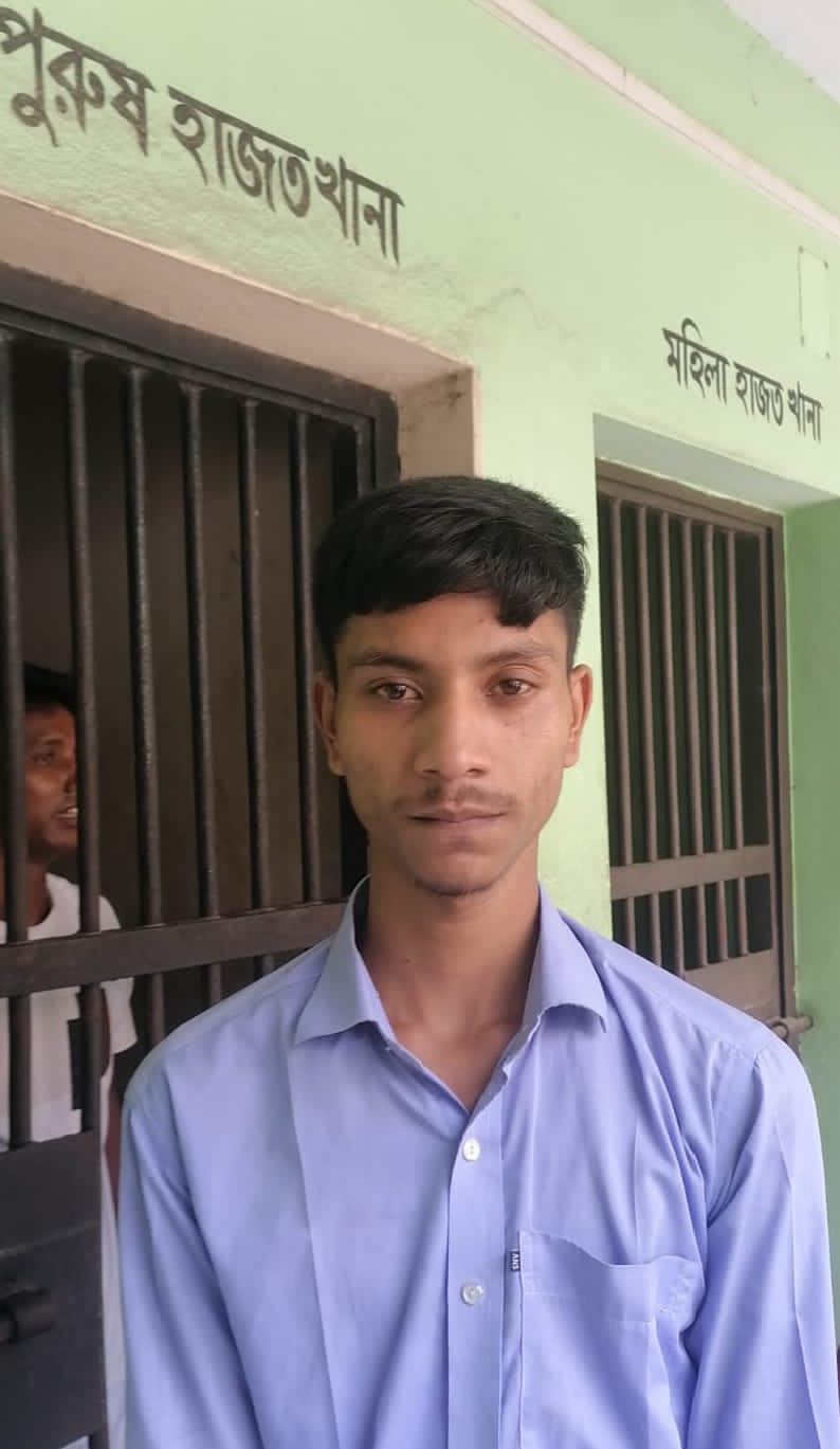দিনাজপুর বীরগঞ্জের পল্লীতে ২১৫ পিস ট্যাপেন্ডাডল সহ মাদক ব্যবসায়ী হারুন রশিদ জুয়েল গ্রেফতার!