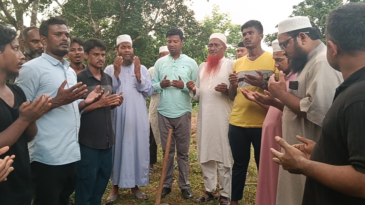কক্সবাজারে মানারুল হুদা মসজিদ ও মাদ্রাসার নির্মাণকাজ উদ্বোধন!