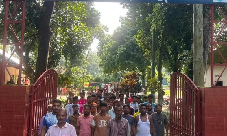 ঠাকুরগাঁওয়ে মাদকের ‘হটস্পট’ বশিরপাড়া, থানায় এলাকাবাসীর লিখিত অভিযোগ!