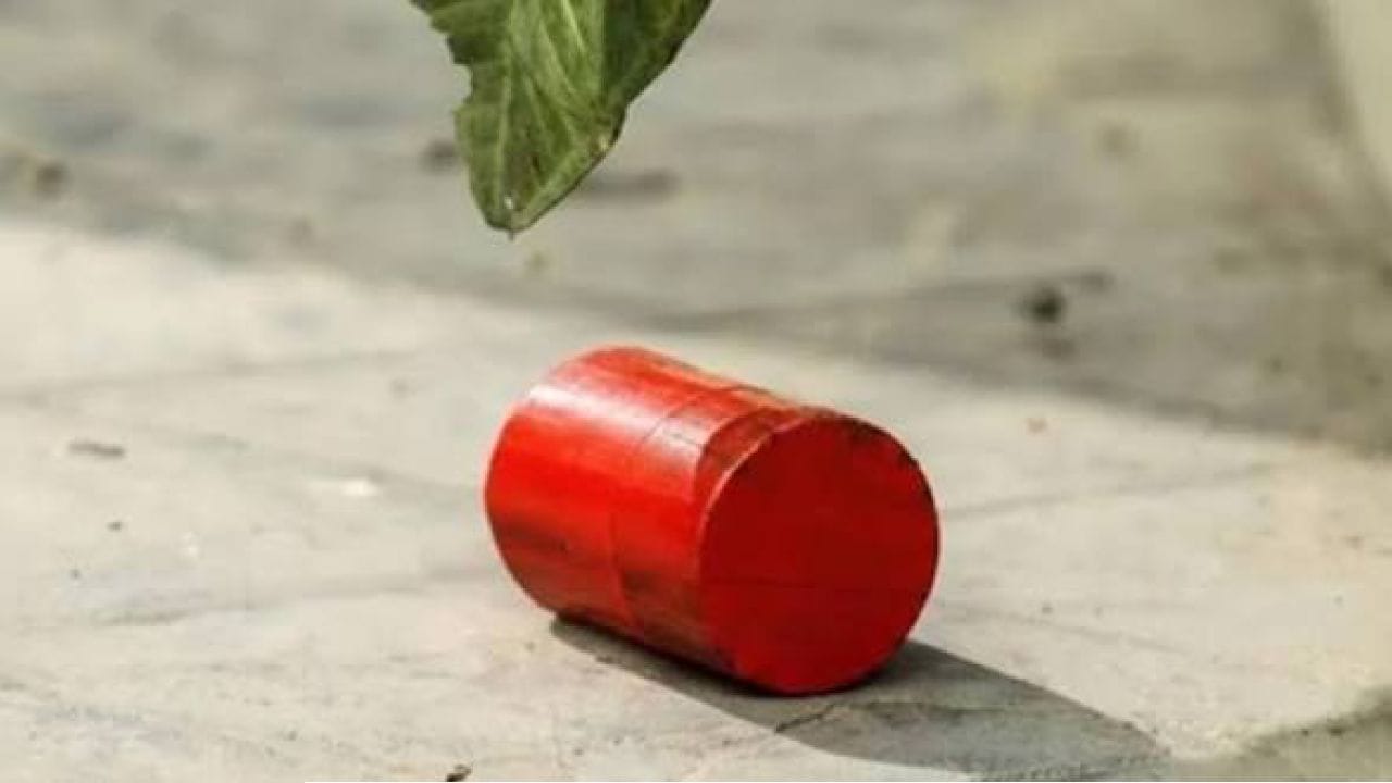 ককটেল বিস্ফোরণে কাঁপলো  যাত্রাবাড়ী, রিকশাচালক আহত!