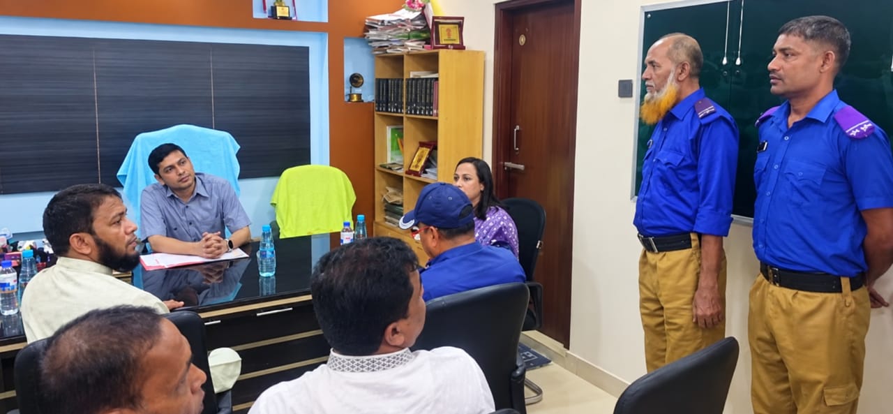 উখিয়ায় রাজাপালং ইউনিয়ন পরিষদ পরিদর্শন করলেন বিভাগীয় কমিশনার!
