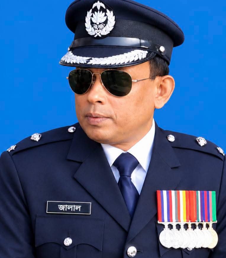 একজন সৎ নীতিবান সন্ত্রাসীদের  কাছে আতংকের মূর্ত প্রতীক জনবান্ধব পুলিশ অফিসার (ওসি)এর গল্প!