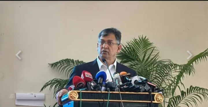 জনগণ পুলিশ কে রাজা-বাদশাহর মত দেখতে চায়না,জনবান্ধব হিসেবে দেখতে চায়— স্বরাষ্ট্র মন্ত্রী সালাহউদ্দিন আহমেদ”