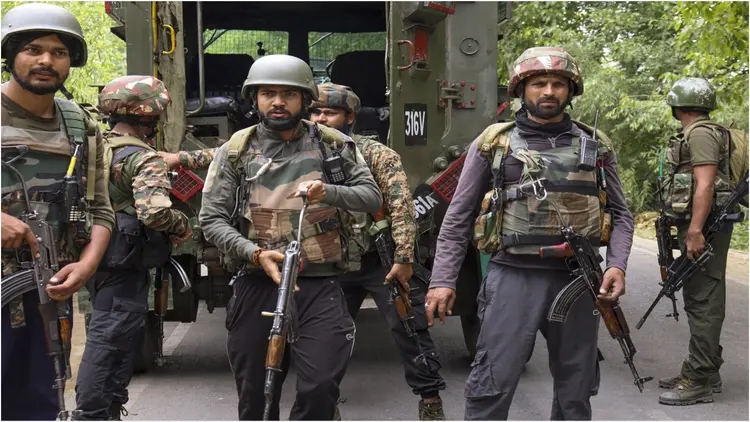 ভারতের সহকর্মীর গুলিতে আধা সামরিক বাহিনীর ৪ সদস্য নিহত!