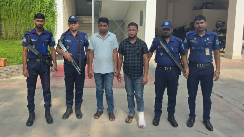রায়পুরা (নরসিংদী) পুলিশের “মোস্ট ওয়ান্টেড” তালিকাভুক্ত অস্ত্র খুন চাঁদাবাজি সহ অসংখ্য মামলার ফেরারি আসামি “অস্ত্র হান্নান” ও নূরুল ইসলাম কে  ঢাকা থেকে গ্রেফতার!