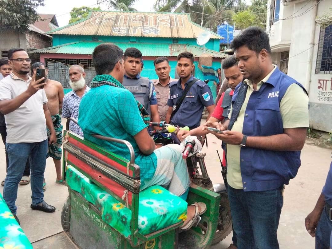 নরসিংদী জেলা পুলিশের বিশেষ অভিযান: সদর থানা এলাকায় ২২ জন গ্রেপ্তার, দেশীয় অস্ত্র ও মাদক উদ্ধার!