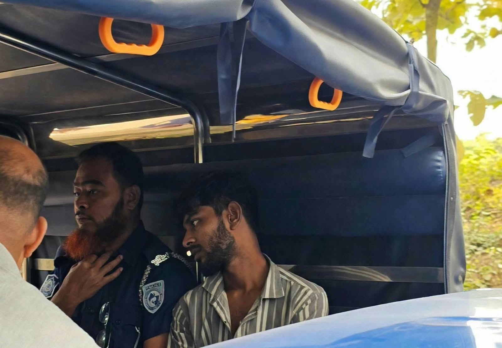 ঠাকুরগাঁওয়ে তরুণীকে ধর্ষণের অভিযোগ, অটোচালক আটক!
