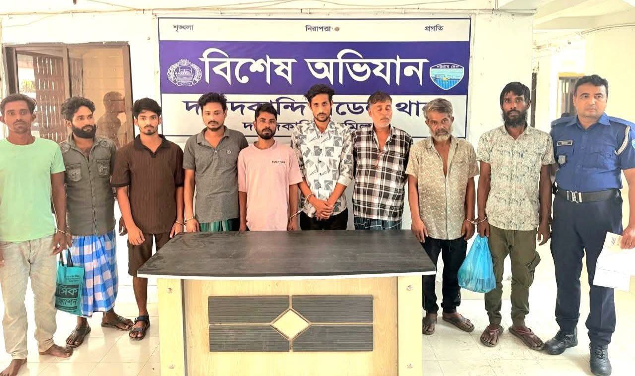 কুমিল্লা থেকে নিখোঁজ চার স্কুলছাত্রী হবিগঞ্জে উদ্ধার: বাড়ি ছাড়ার নেপথ্যে অনলাইন পরিচয়!