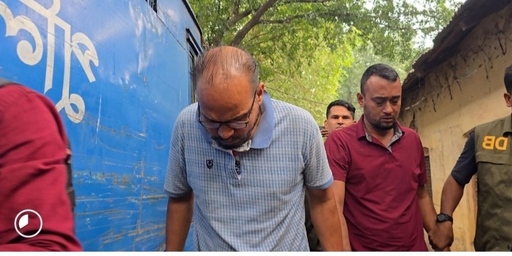প্রিজন ভ্যান থেকে আসামী ছেড়ে দেয়ার অভিযোগে ৫ পুলিশ গ্রেফতার!