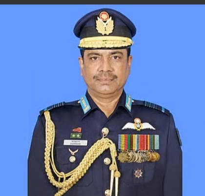 বাংলাদেশ বিমান বাহিনীর সাবেক প্রধান( অব.) এয়ার ভাইস মার্শাল  শেখ আব্দুল হান্নান কাতার পুলিশের হাতে গ্রেফতার!