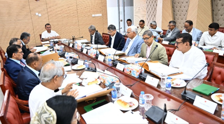 বাংলাদেশ সুপ্রিম কোর্টে আইনজীবীদের বসা নিয়ে তৈরি হচ্ছে তীব্র সংকট!
