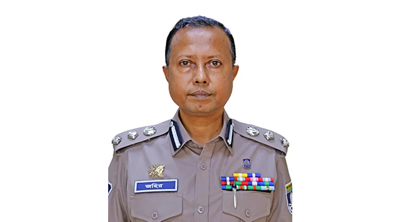 পুলিশের সাবেক অতিরিক্ত ডিআইজি আবদুল্লাহ -আল জহির এর বাসা থেকে বিপুল পরিমান মাদক সামগ্রী উদ্ধারঃ অবশেষে পুলিশ  হেড কোয়ার্টার্সে সংযুক্ত!